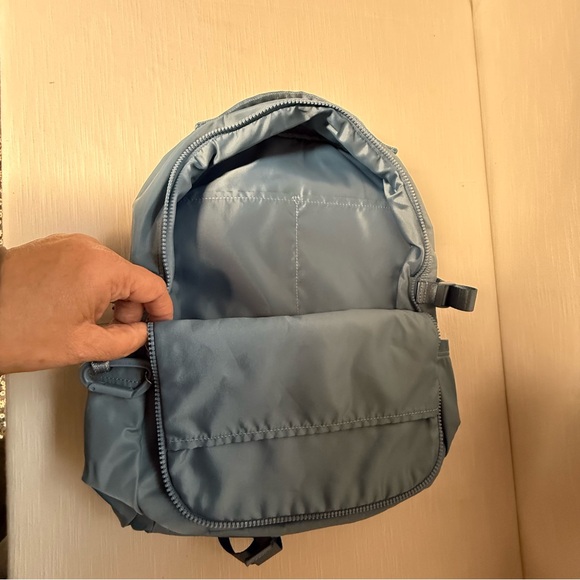Lululemon Crew 22L Blue Backpack - Picture 11 of 12